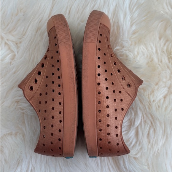 Native Shoes - Picture 3 of 5